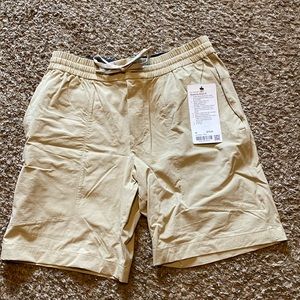 Bowline Short 8” - M